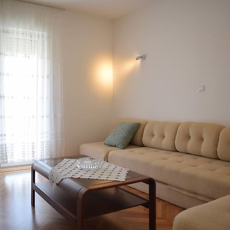 Apartment Mary Порат Екстериор снимка