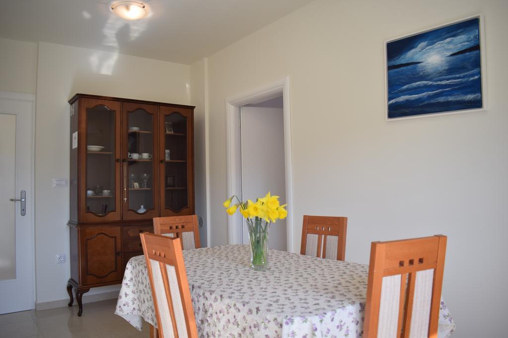 Apartment Mary Порат Екстериор снимка